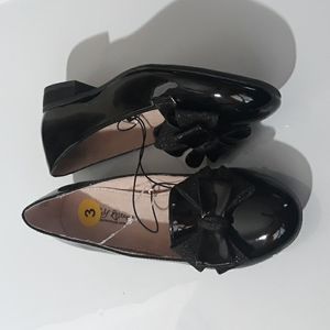 NWT Self Esteem girl shoes with bow in the front top. Size 3, color black.